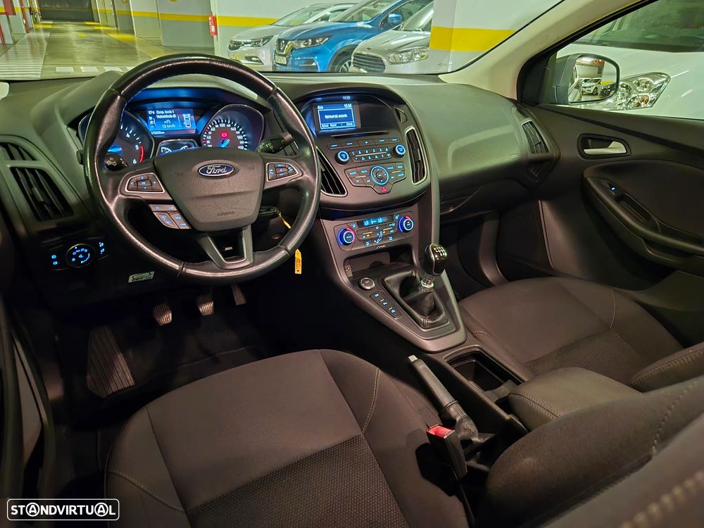 Ford Focus SW 1.5 TDCi EcoBlue Active - 23