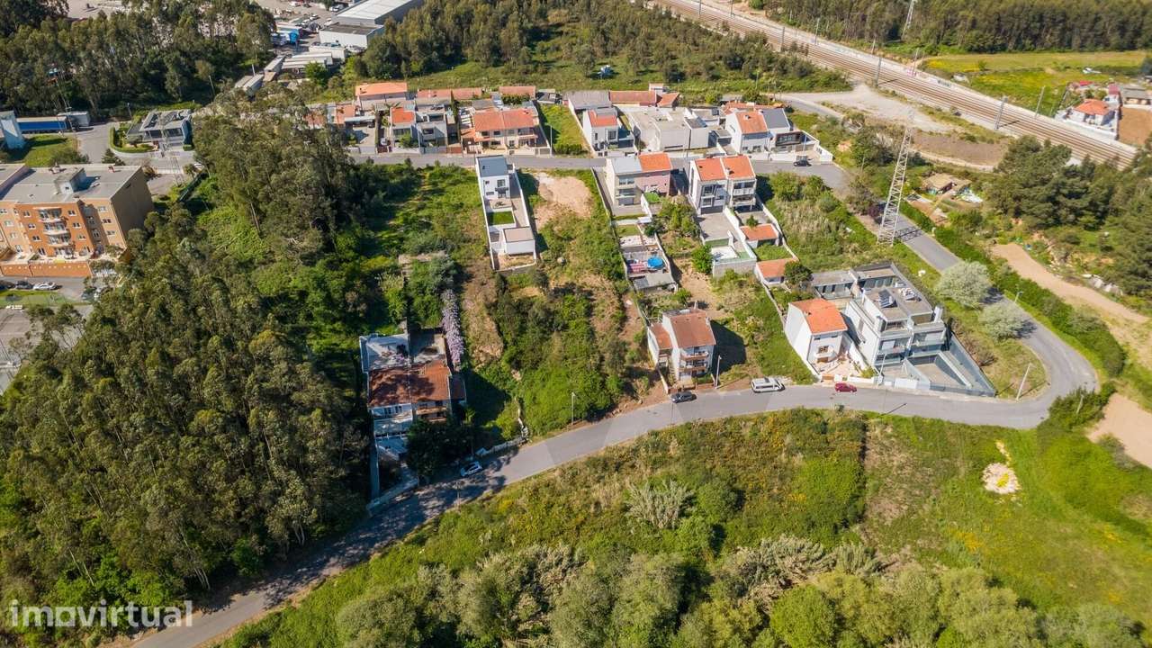 Terreno Urbano com Projeto para Moradia T3 e Piscina,  373 m2  – Valad - Grande imagem: 5/15