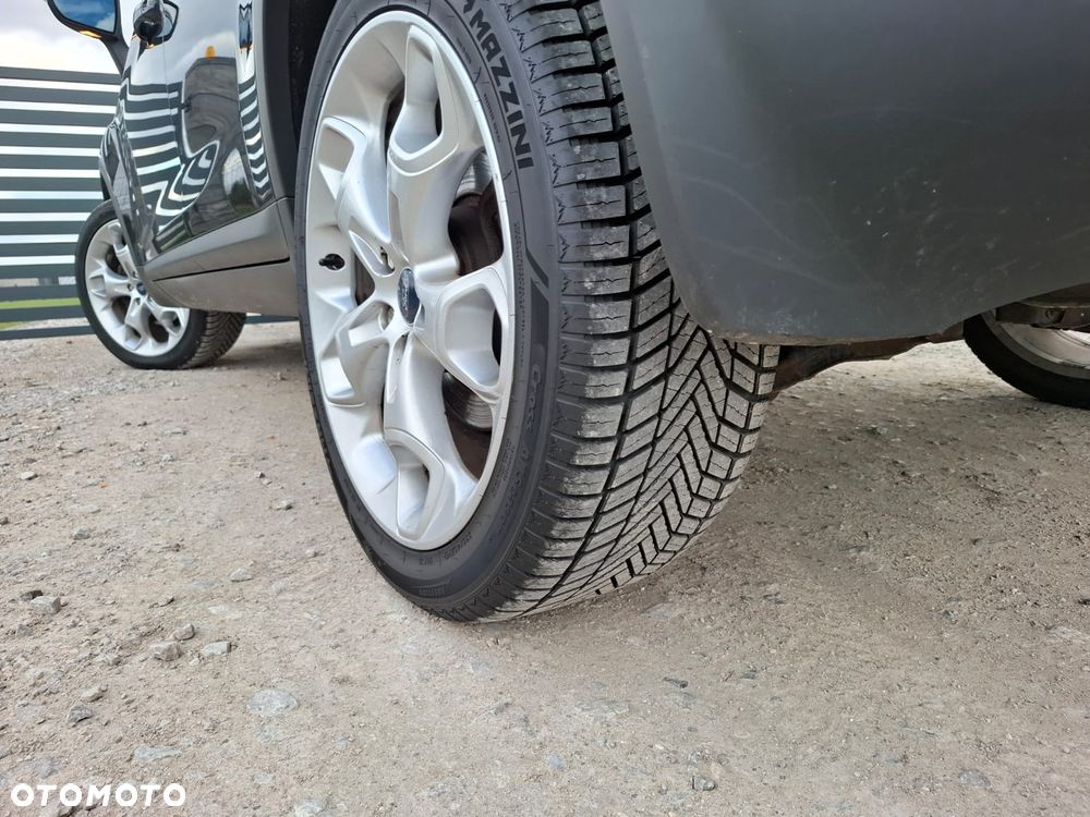 Ford Kuga 2.0 TDCi 2x4 Titanium - 18