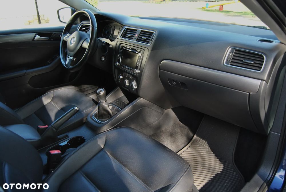 Volkswagen Jetta 2.0 TDI Match - 7