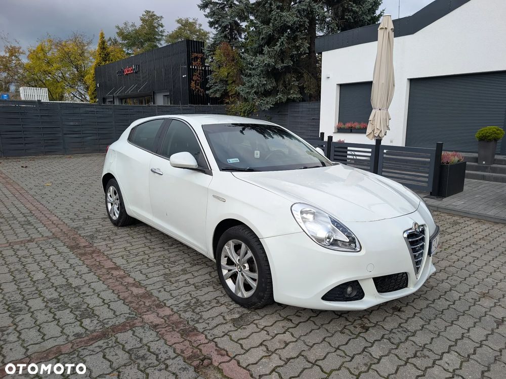 Alfa Romeo Giulietta 2011 photo 2