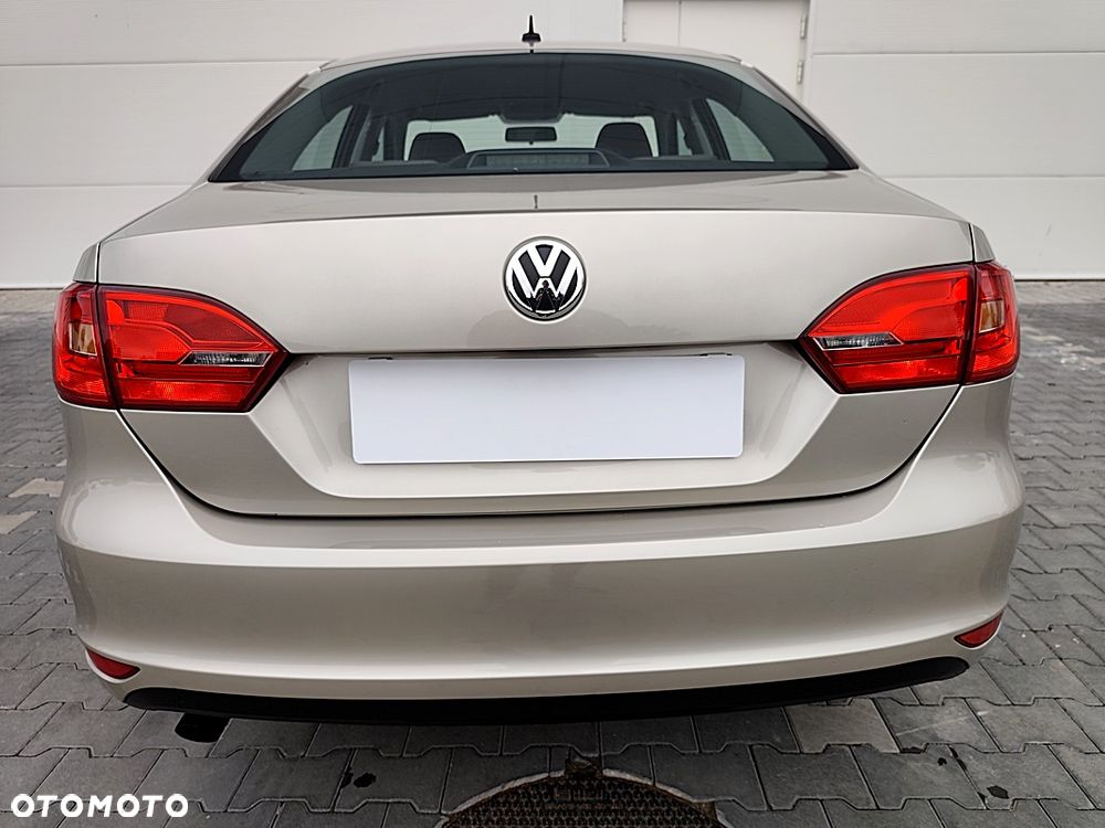Volkswagen Jetta 2013 photo 3