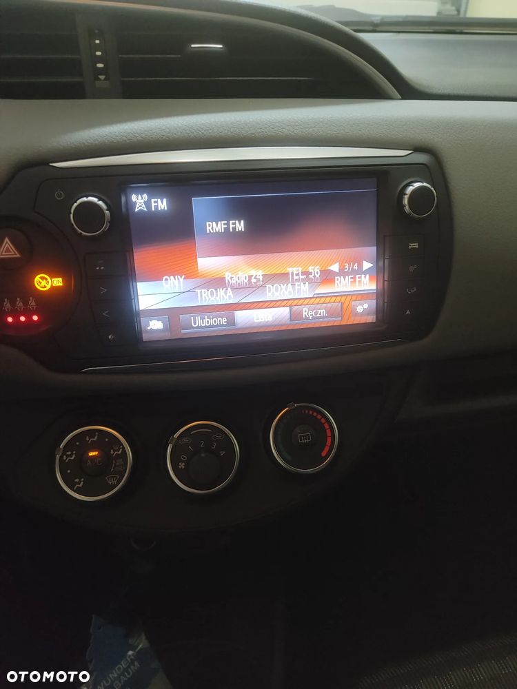 Toyota Yaris 1.0 Premium EU6 - 10