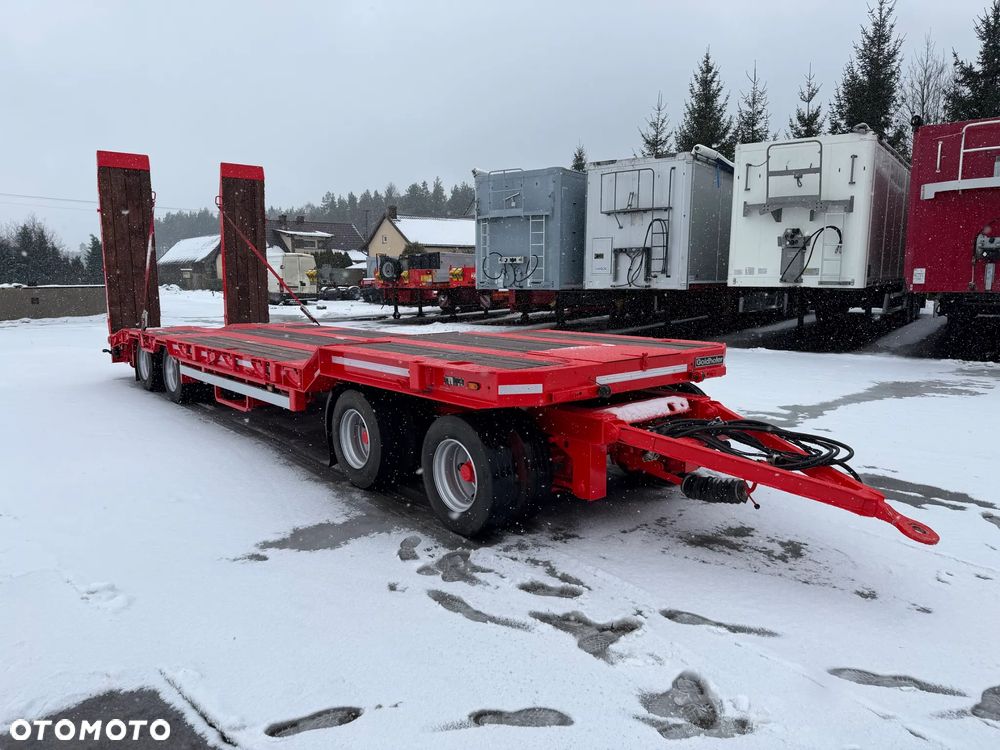 Goldhofer Przyczepa niskopodwoziowa 4-osiowa Długość 9,25 m Najazdy Hydrauliczne 2010 rok - 1