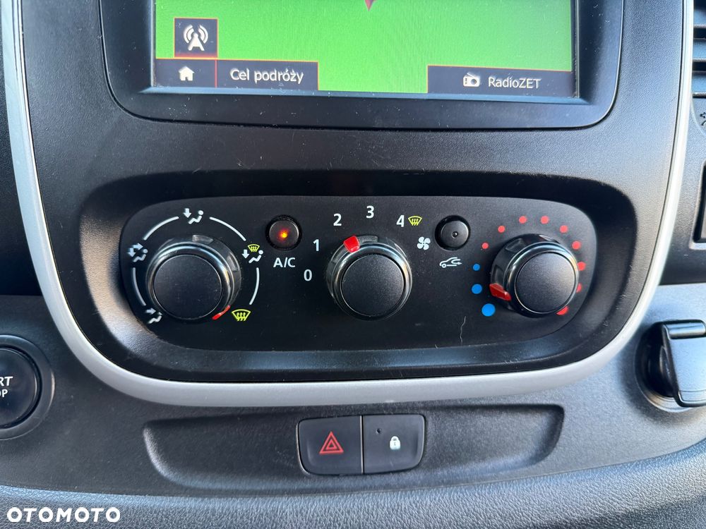 Renault Trafic Furgon Brygadowy Long L2H1 6 osób - 15