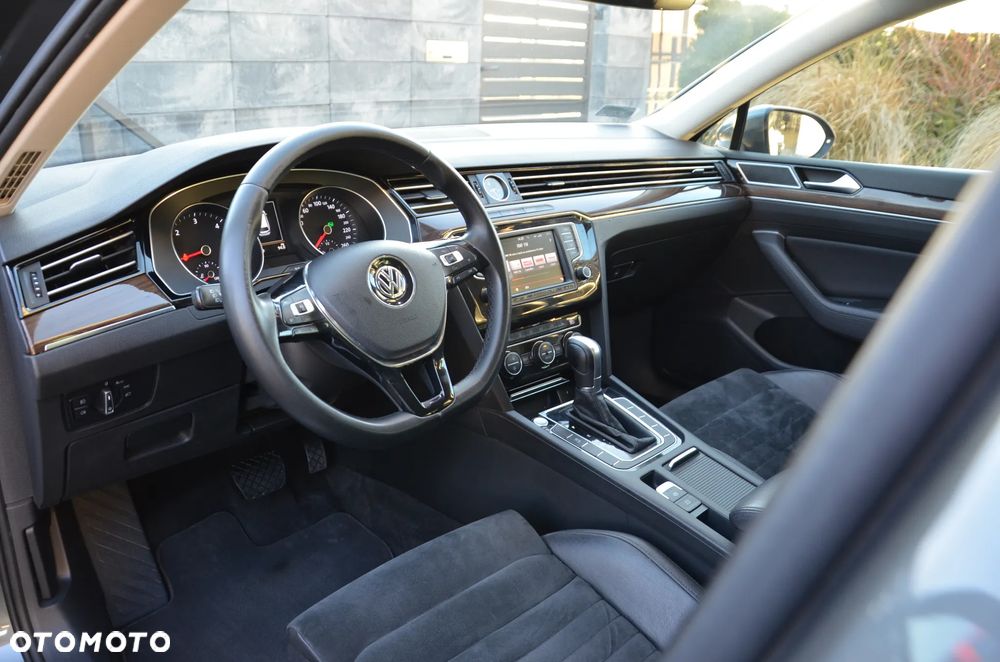 Volkswagen Passat 2.0 TDI (BlueMotion Technology) DSG Highline - 16