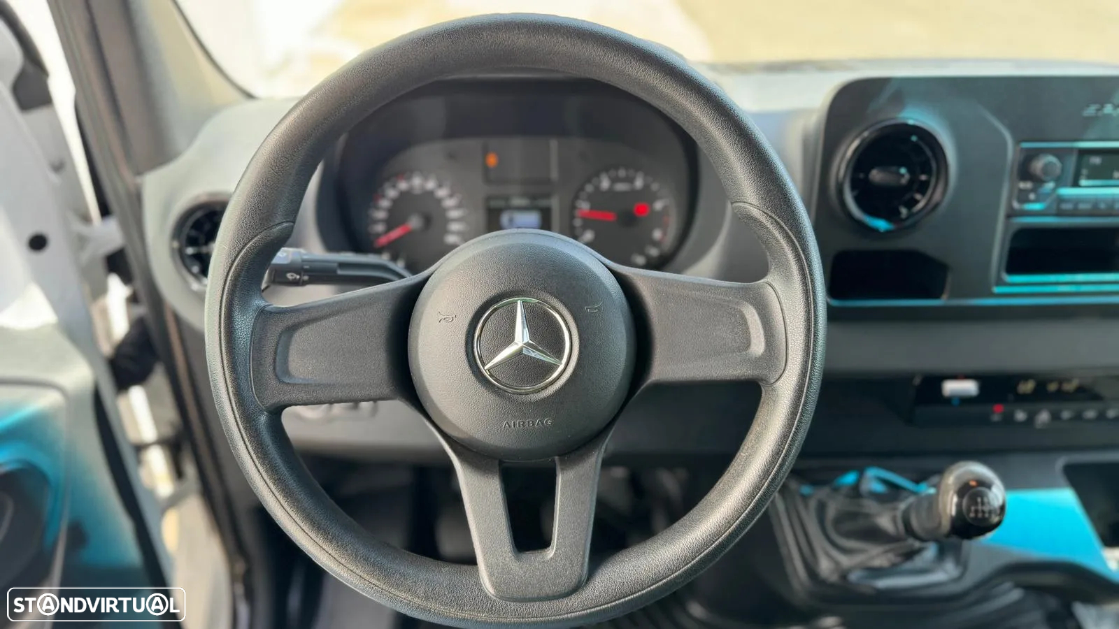 Mercedes-Benz Sprinter - 10