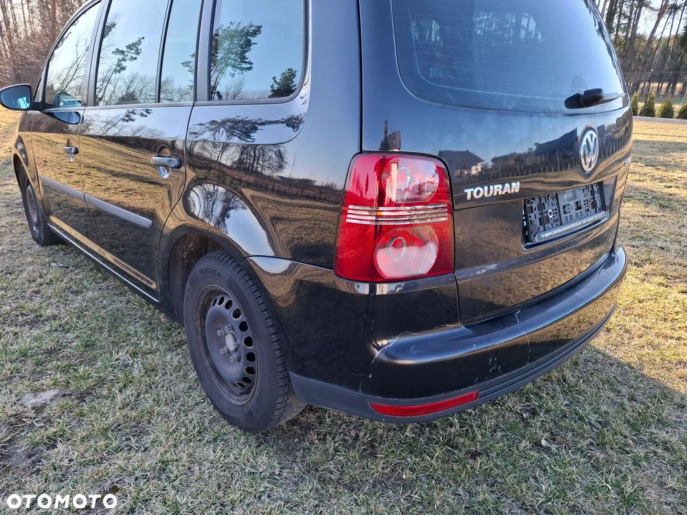 Volkswagen Touran - 17