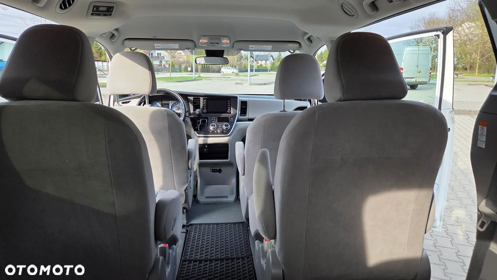 Toyota Sienna - 30
