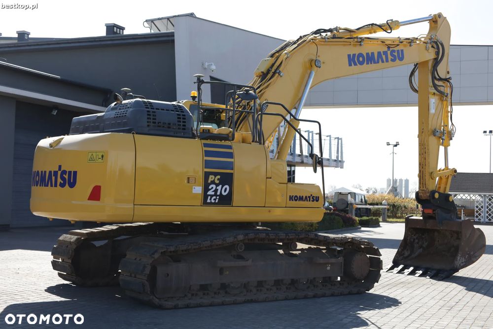 Komatsu PC210LC-11 - 9