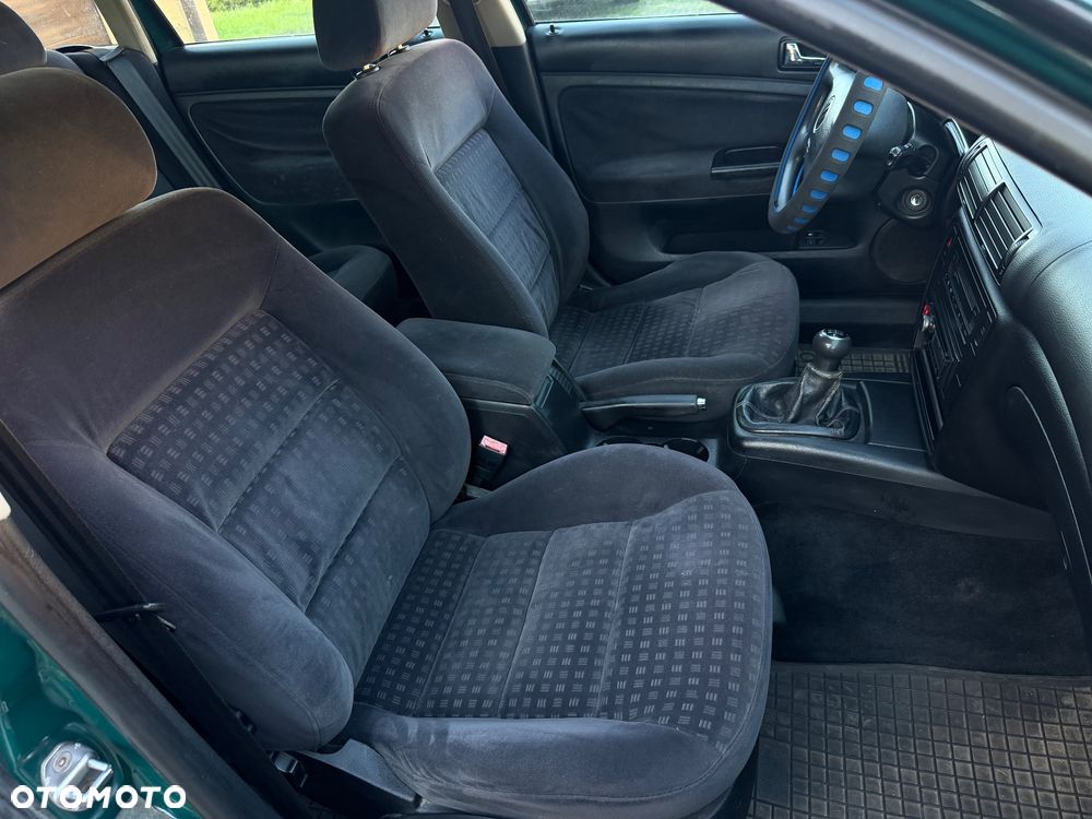 Volkswagen Passat 2.0 Basis - 13