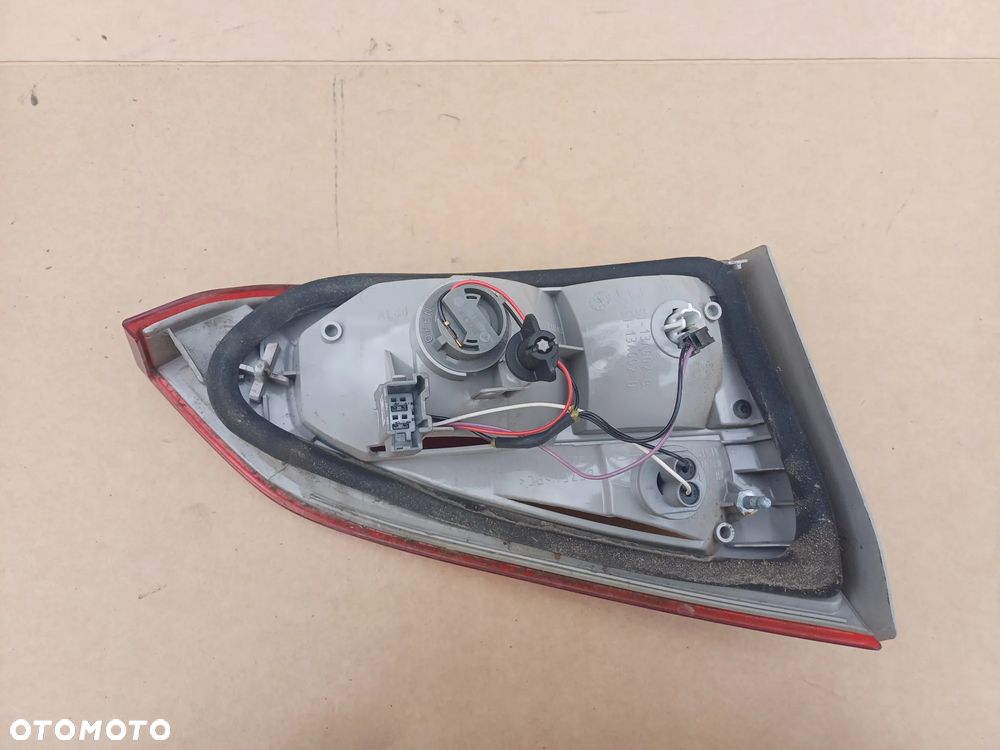 Focus MK3 kombi lampa prawy tył w klapę led 10-14 - 8