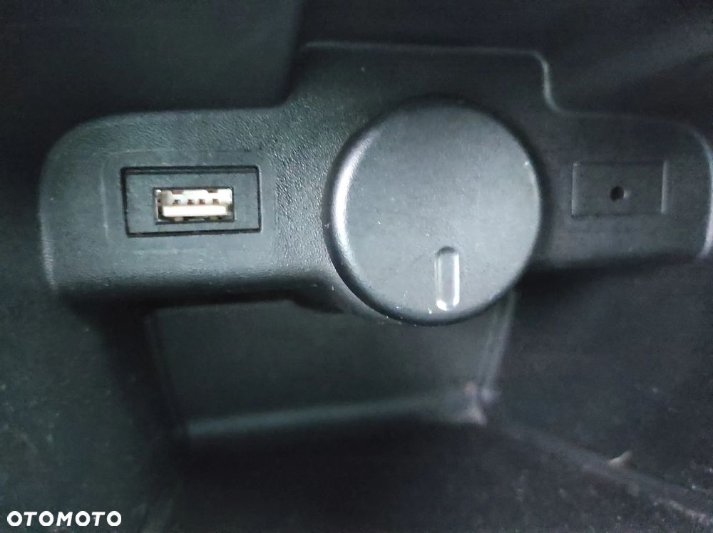 Opel Astra 1.6 CDTI Dynamic S&S - 27
