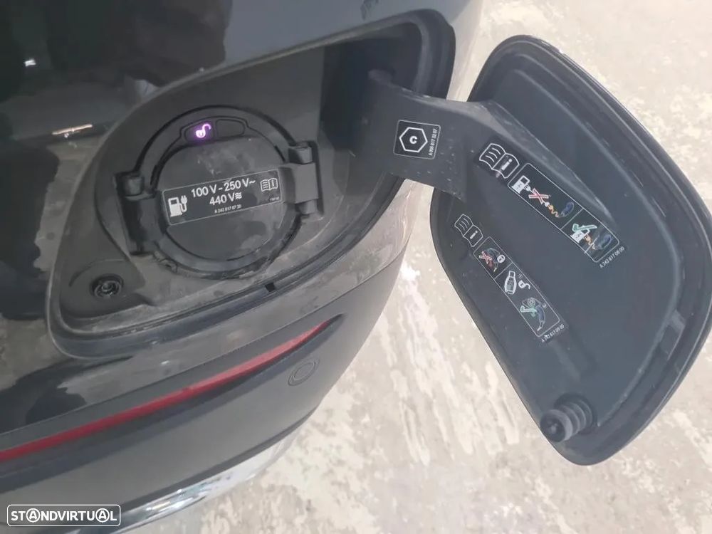 Mercedes-Benz GLC 300 e 4Matic - 11