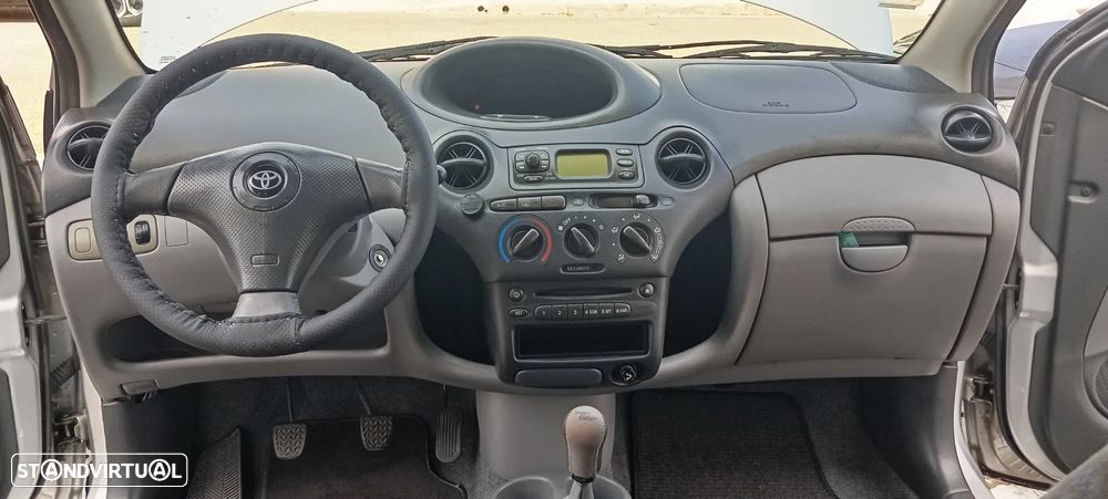 Toyota Yaris 1.0 Terra DA+ABS+CD+AC - 21
