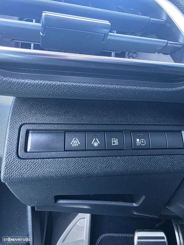 Peugeot 3008 1.6 Hybrid GT Pack e-EAT8 - 28