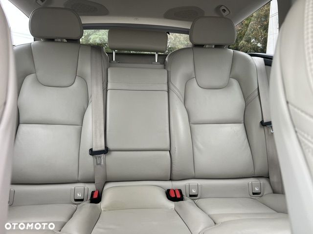Volvo V90 D5 SCR AWD Momentum Pro - 19