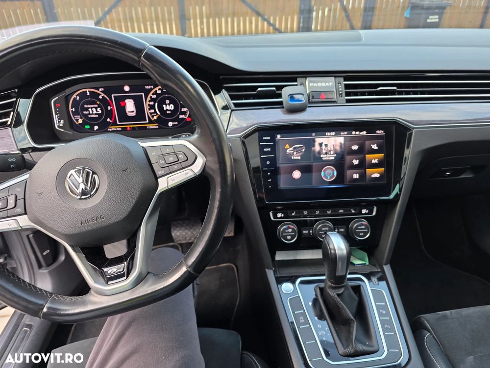 Volkswagen Passat 2.0 TDI SCR DSG 4Motion Elegance - 10
