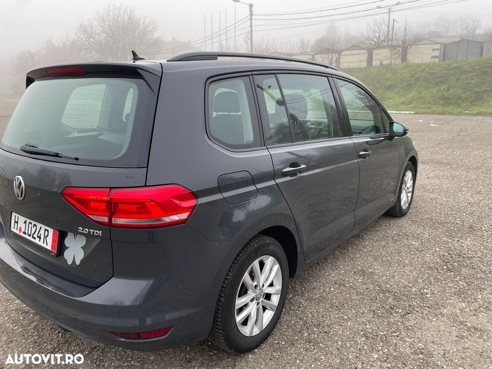 Volkswagen Touran - 10