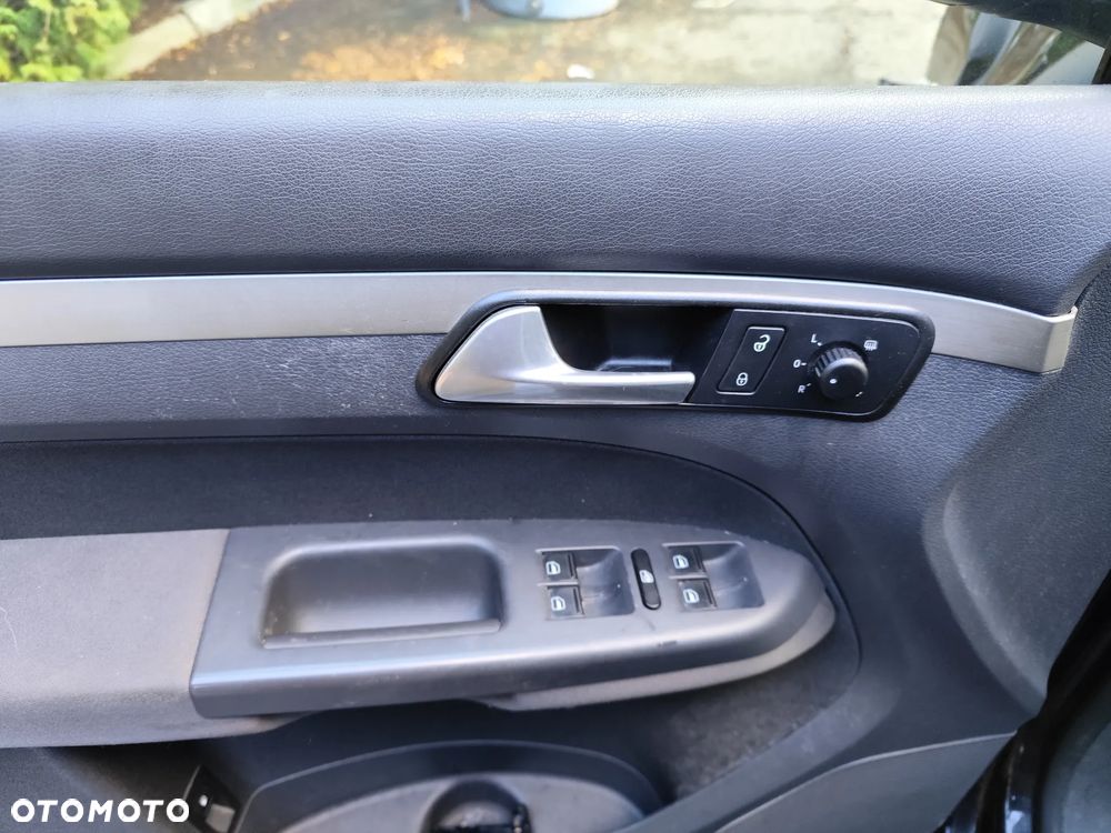 Volkswagen Touran 2.0 TDI DPF Trendline - 19