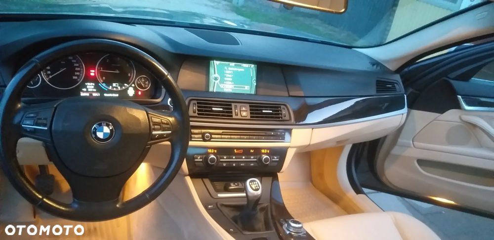 BMW Seria 5 520d - 7