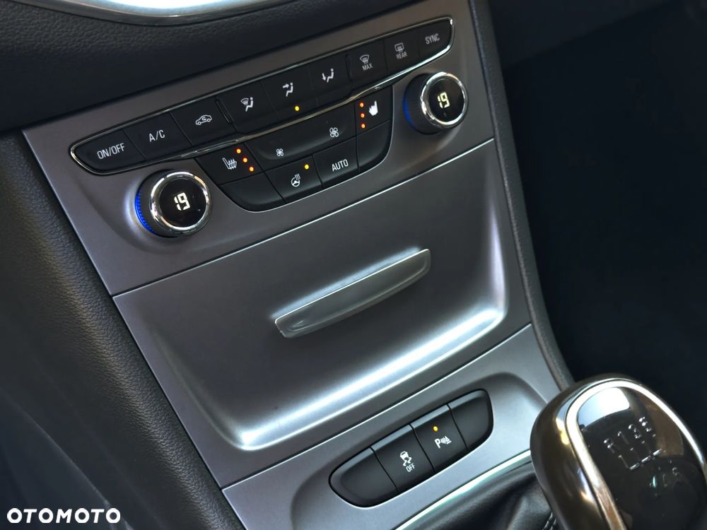 Opel Astra 1.6 CDTI Dynamic S&S - 8