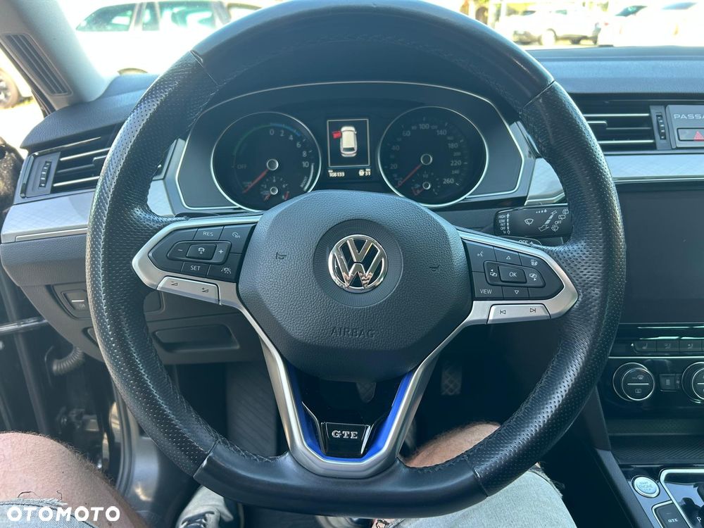 Volkswagen Passat - 29