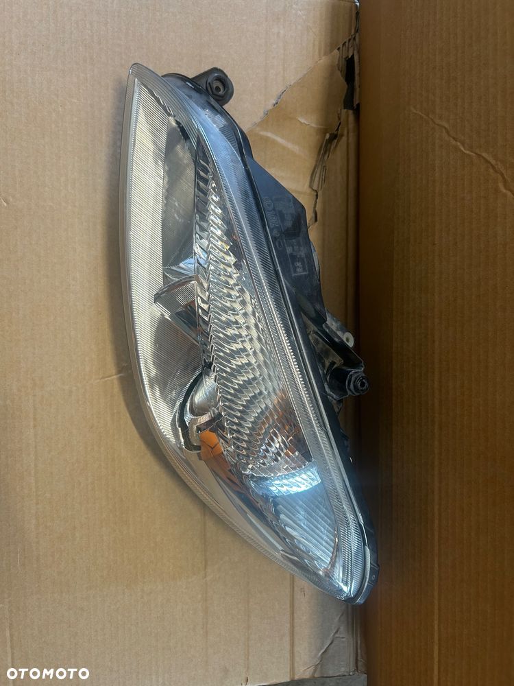 Lampa lewa Europa Skoda Fabia II LIFT SOCZEWKA SKRĘTNA 5J1941016E - 2