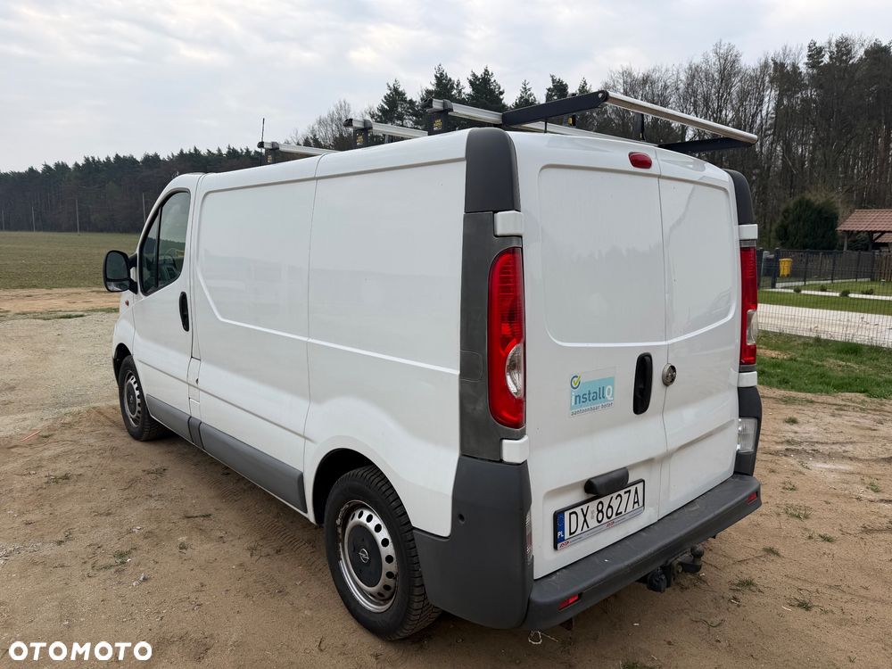 Opel Vivaro - 8