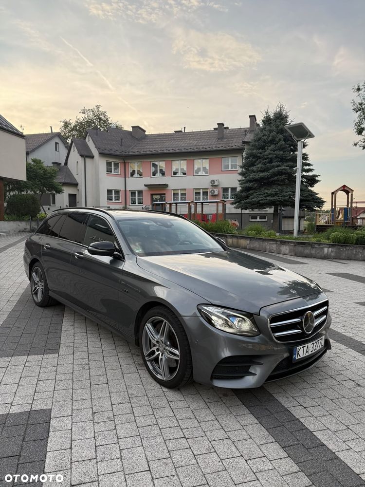 Mercedes-Benz Klasa E 300 de AMG - 4