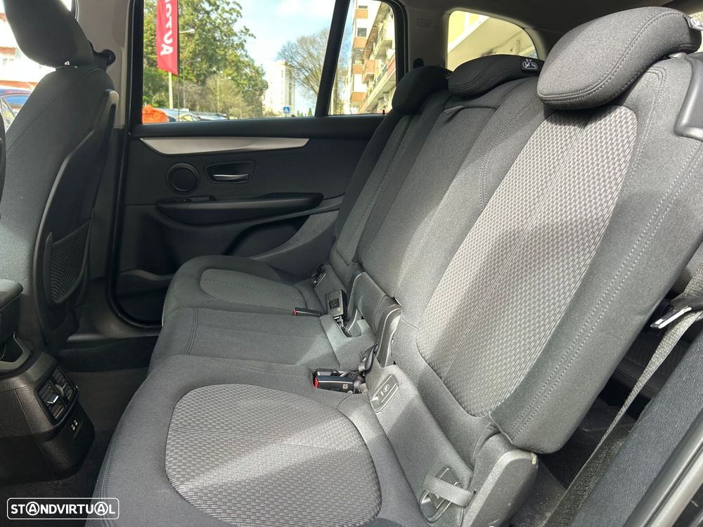 BMW 216 Gran Tourer i 7L Line Sport - 11