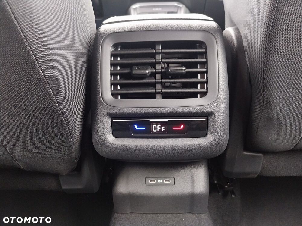 Volkswagen T-Roc - 19