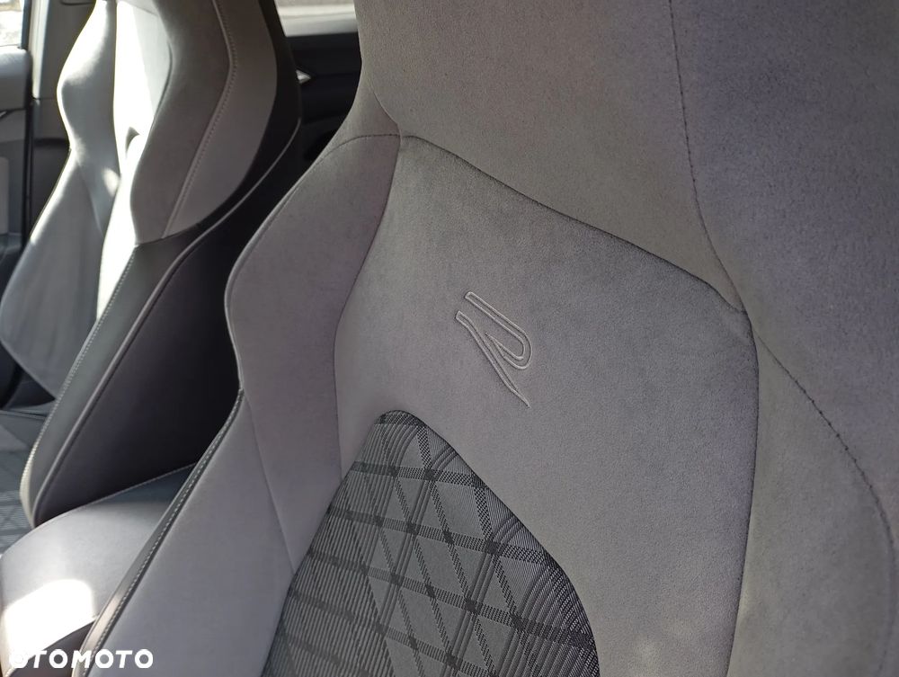 Volkswagen Golf 1.5 eTSI OPF DSG R-Line - 13