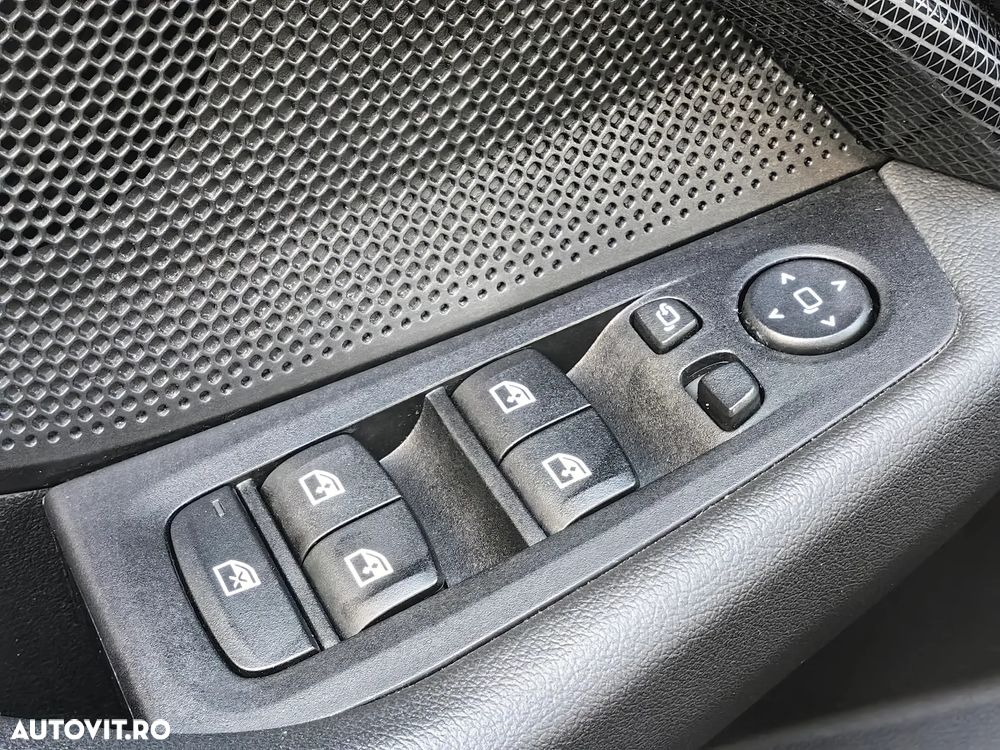 BMW Seria 1 118i Aut. Edition Colorvision - 31