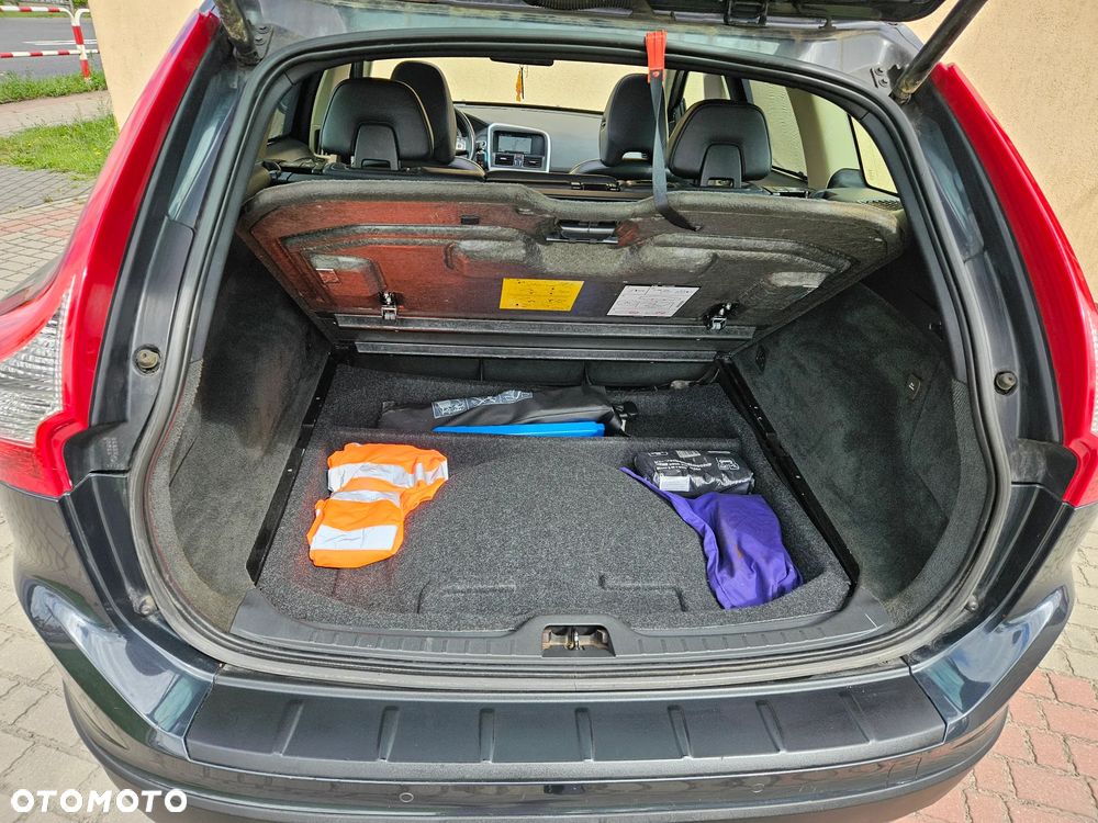 Volvo XC 60 D5 AWD Geartronic Summum - 29