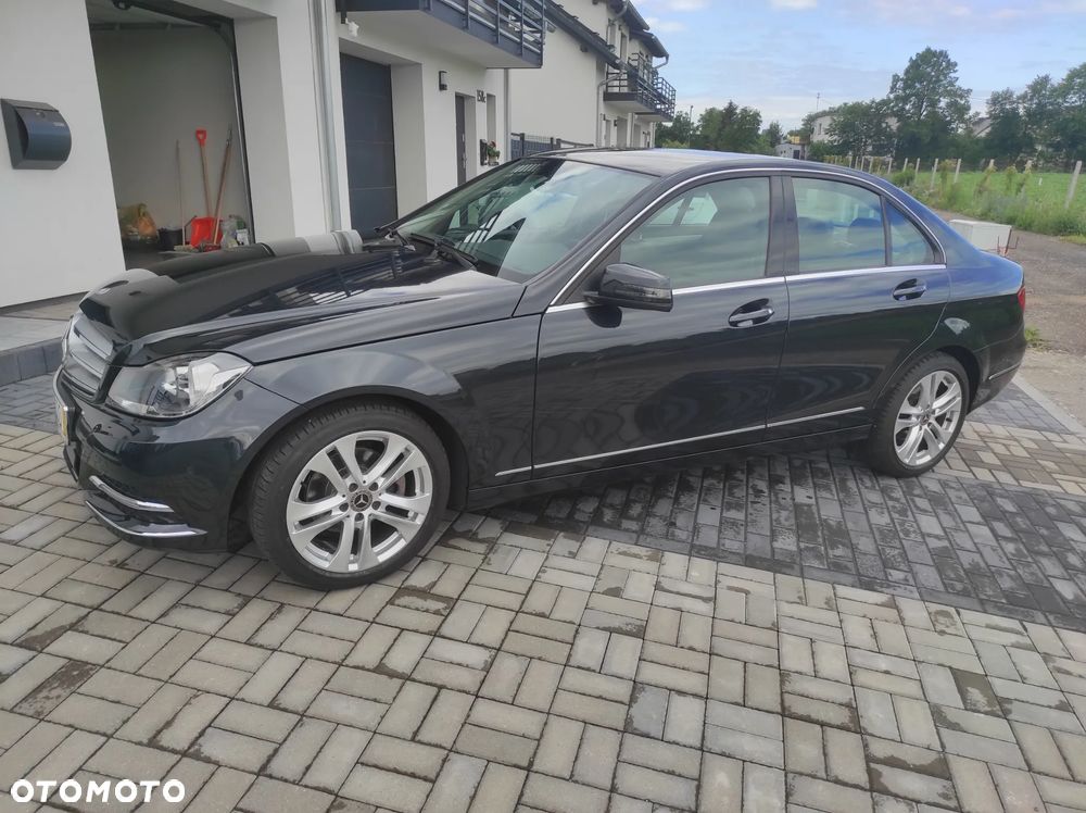 Mercedes-Benz Klasa C 180 CGI BlueEff Avantgarde - 1