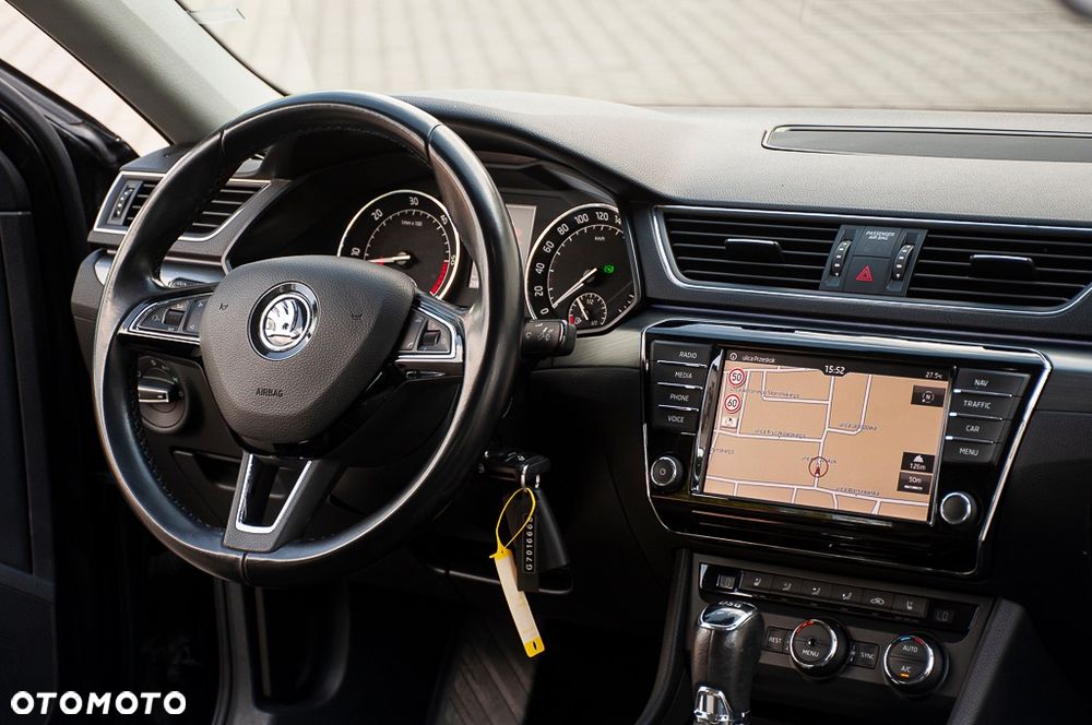 Skoda Superb 2.0 TDI DSG Sportline - 23