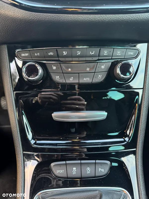 Opel Astra 1.4 Turbo Start/Stop Dynamic - 18