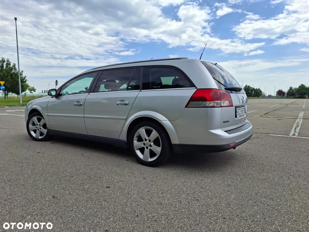 Opel Vectra 1.9 CDTI Cosmo - 4