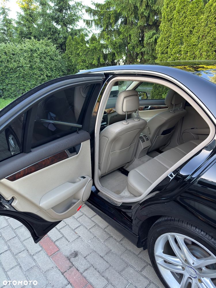 Mercedes-Benz Klasa C 250 7G-TRONIC - 12