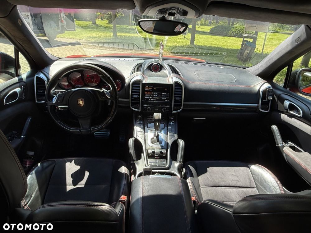 Porsche Cayenne GTS - 31