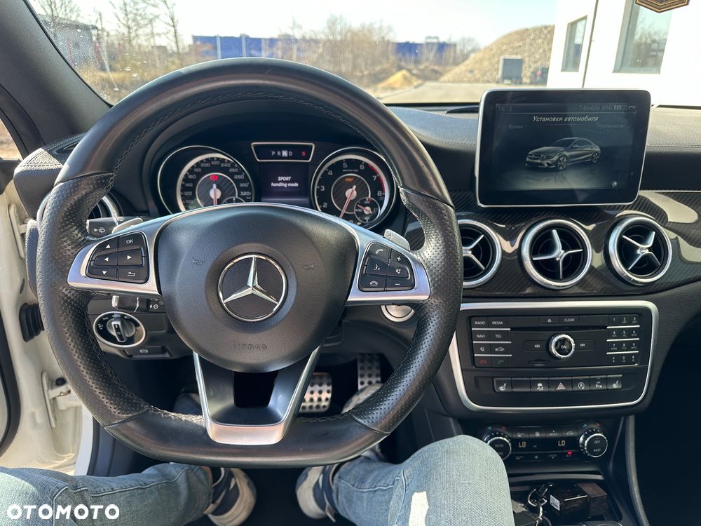 Mercedes-Benz CLA 45 AMG 4-Matic - 12