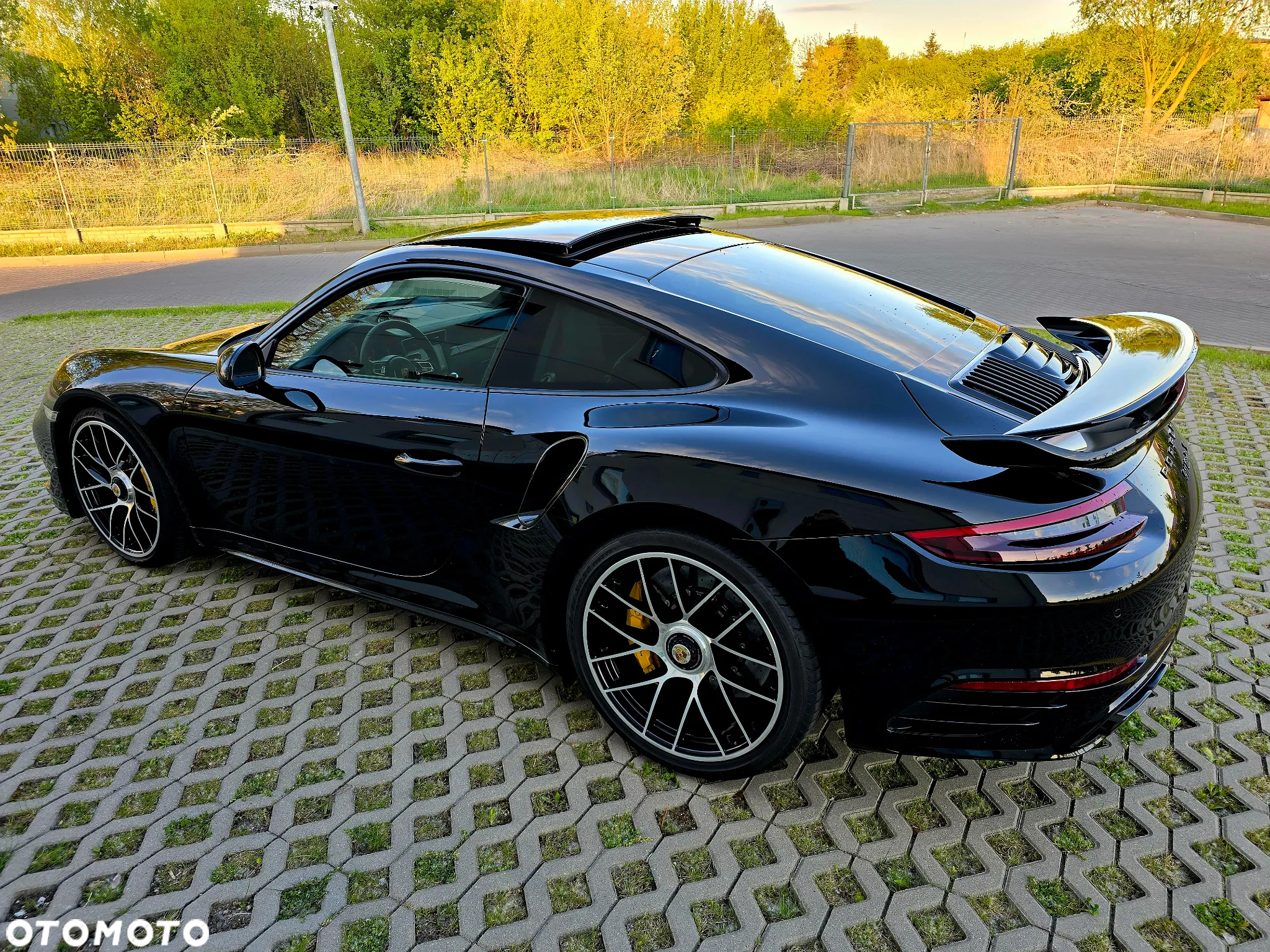 Porsche 911 Turbo S - 12