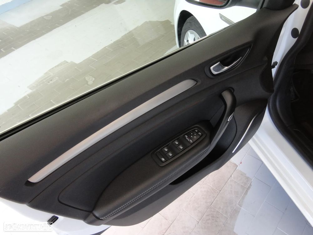 Renault Mégane Sport Tourer ENERGY dCi 130 INTENS - 13