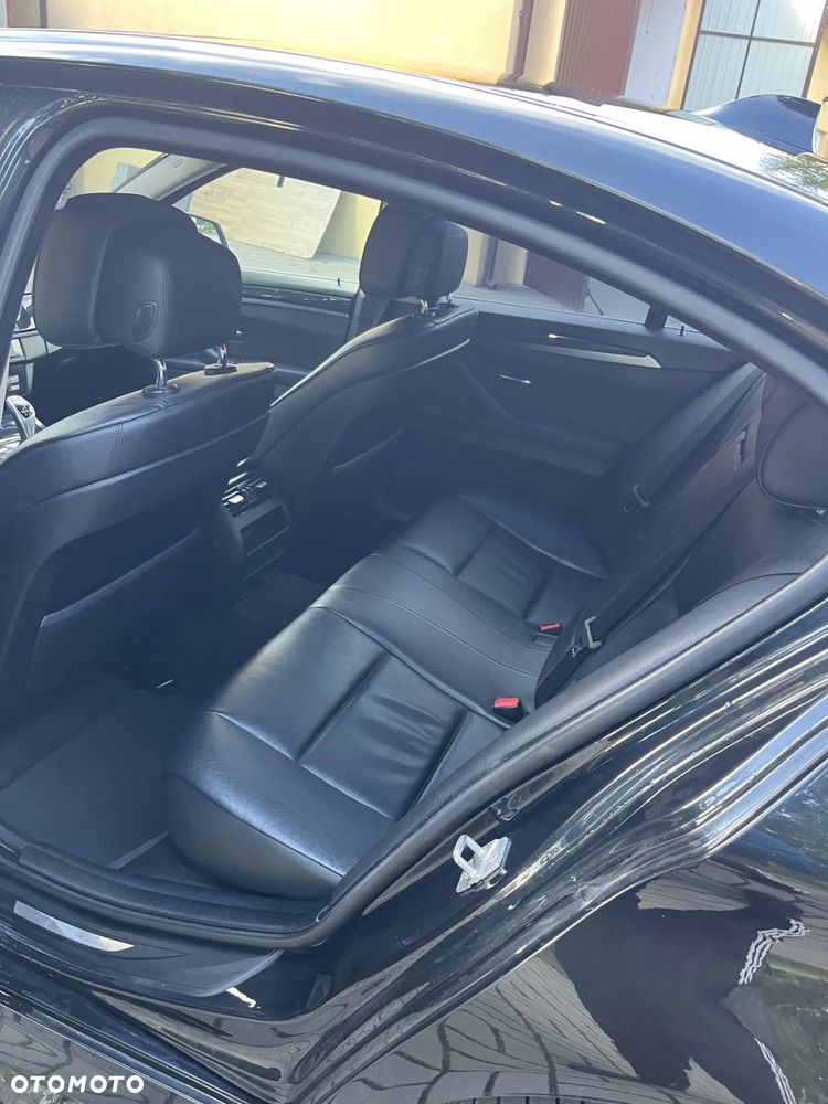 BMW Seria 5 530d xDrive - 26