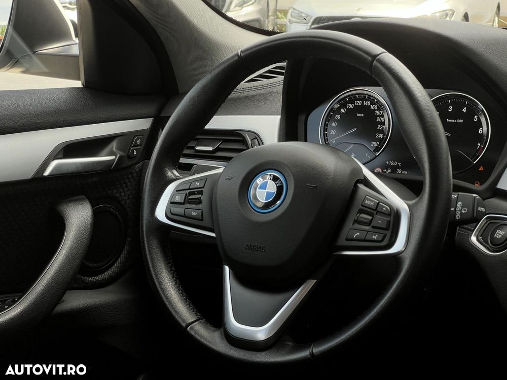 BMW X2 xDrive25e AT PHEV - 11