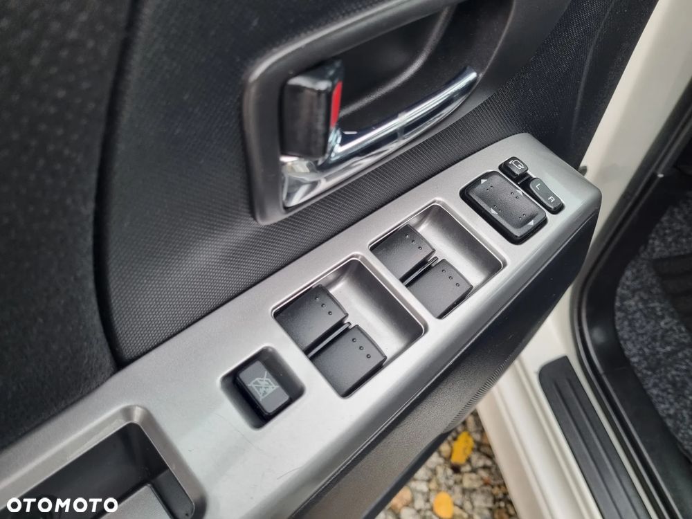 Mazda 5 2.0 Exclusive + - 19