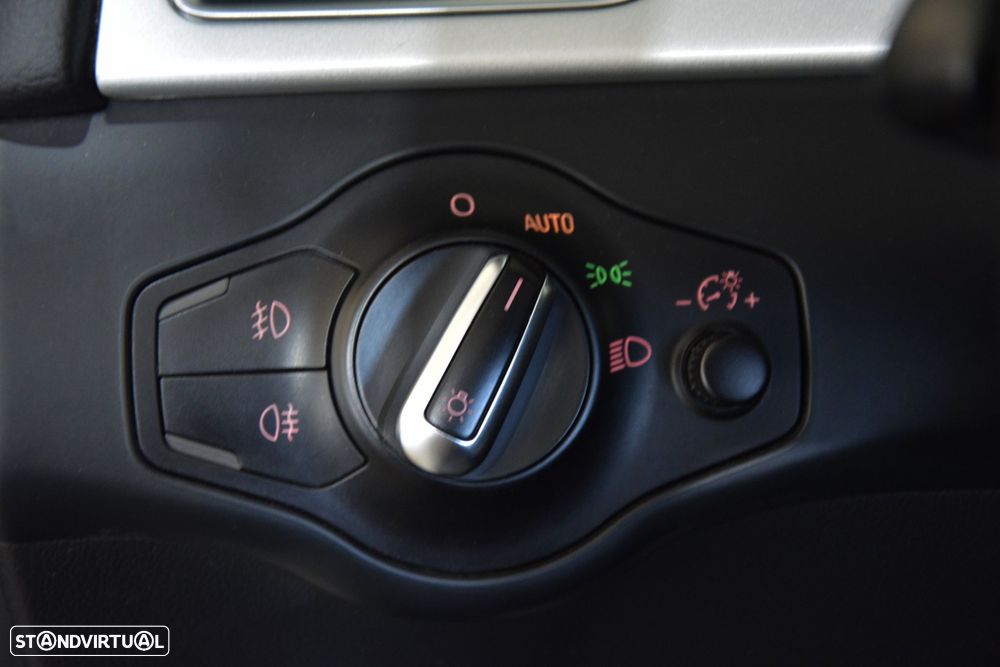 Audi A5 Cabrio 2.0 TDi S-line - 31