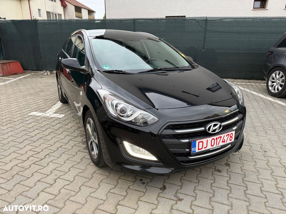 Hyundai i30 blue 1.6 CRDi Style - 1