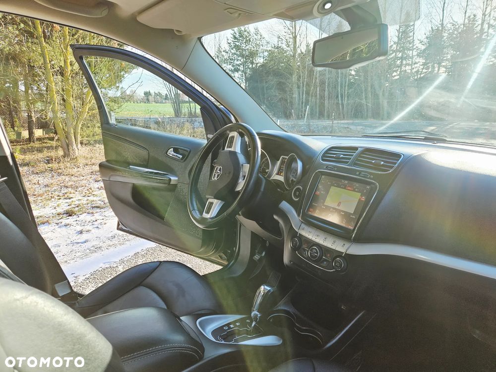 Dodge Journey 2.7 V6 R/T - 17